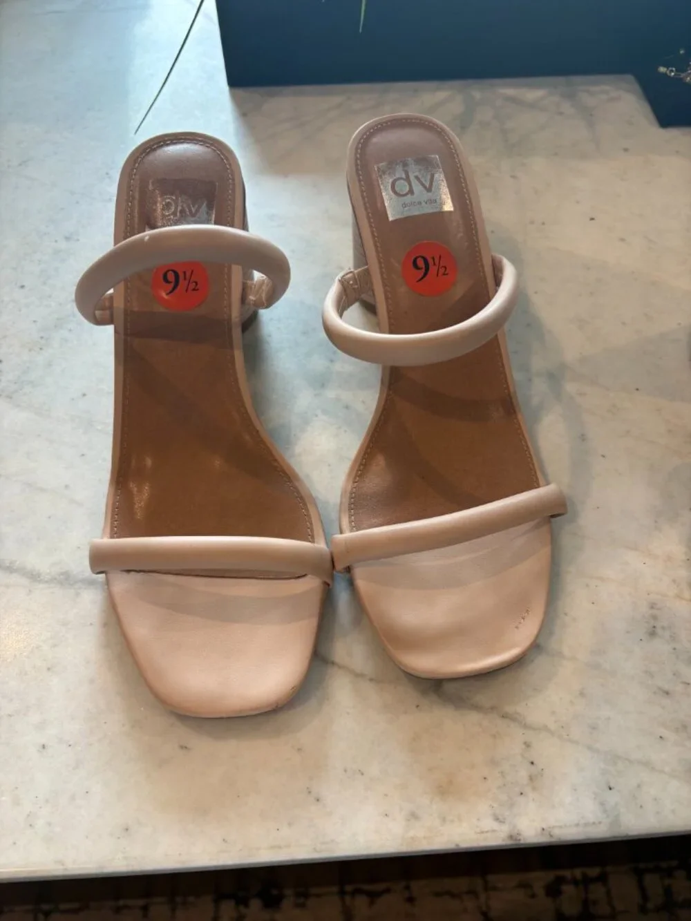 Dolce Vita Noles Cream Stella Block Heels 9.5 US